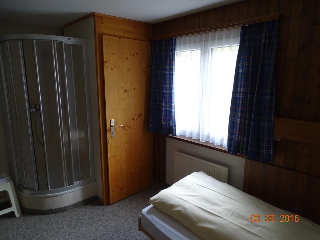 Hotel Old-Jnn Saas im Prattigau Room photo